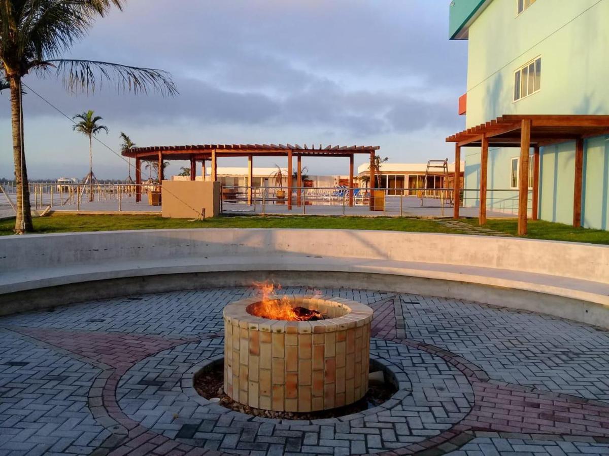 Flat com praia privativa e lazer total em Arraial Arraial do Cabo Esterno foto